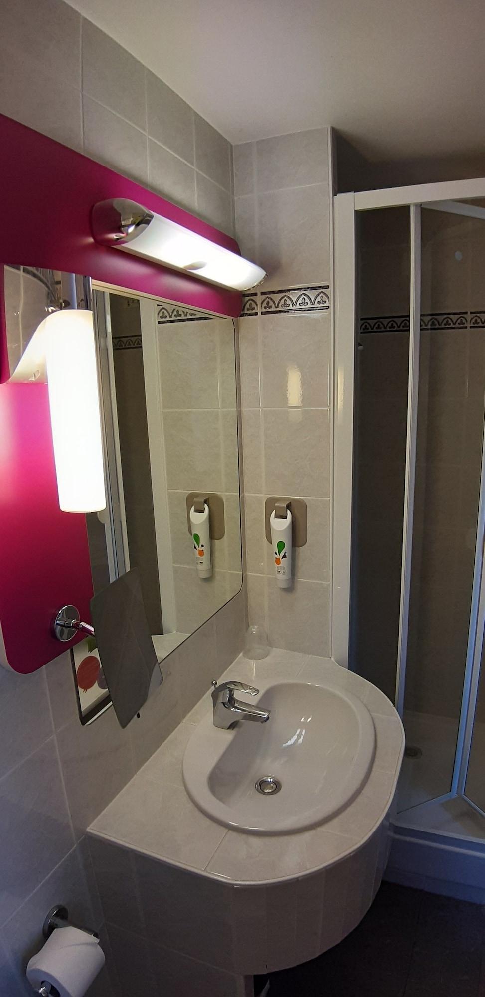 Готель Ibis Styles Bourg En Bresse Екстер'єр фото