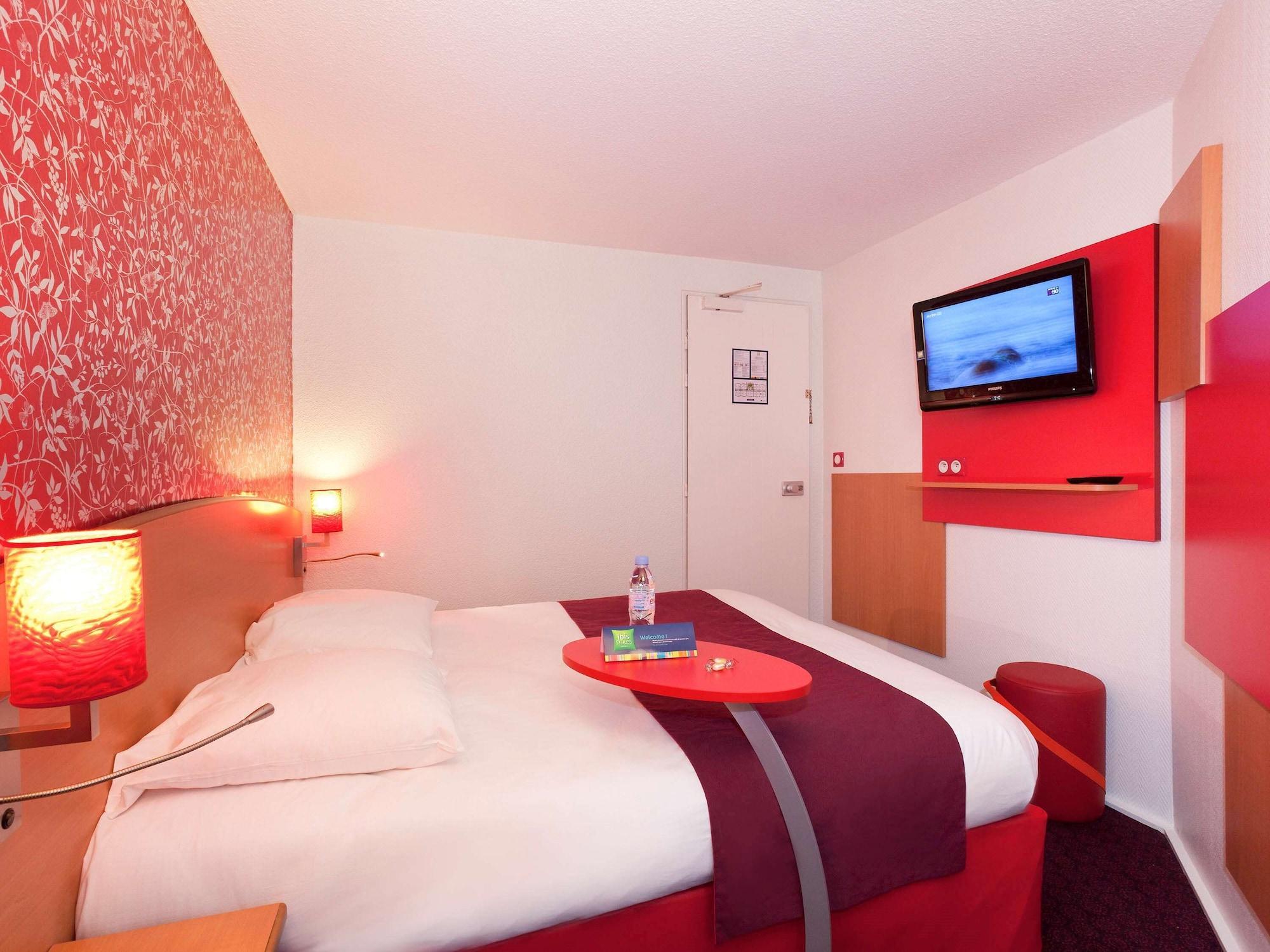 Готель Ibis Styles Bourg En Bresse Екстер'єр фото
